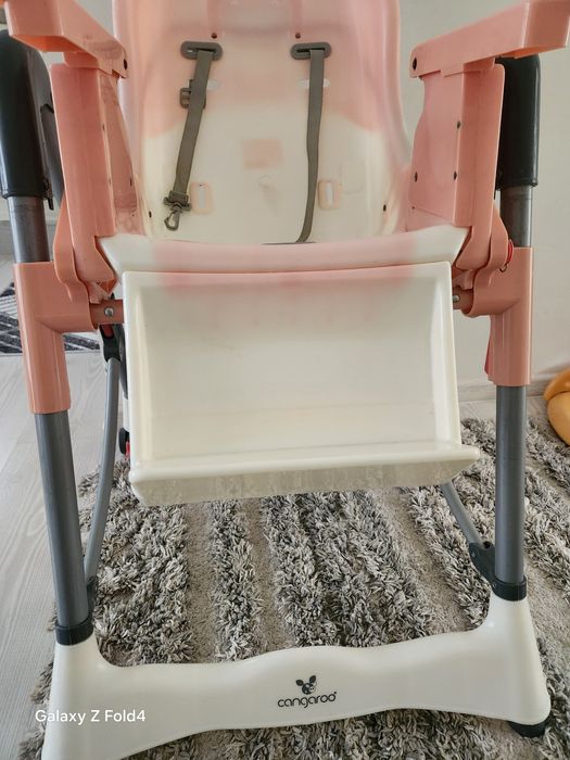 Vând scaun de masa bebe