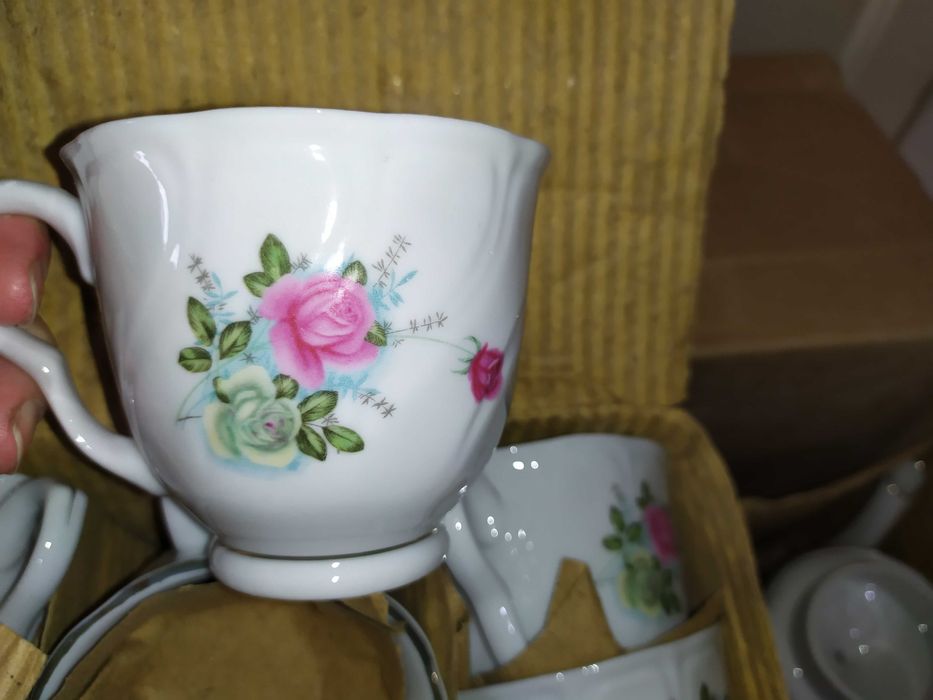 Чайный сервиз, новый, 22 предмета, в упаковке.