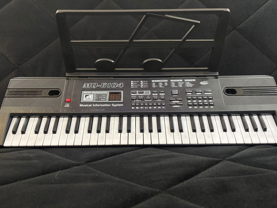 Преносимо 61-клавишно Пиано