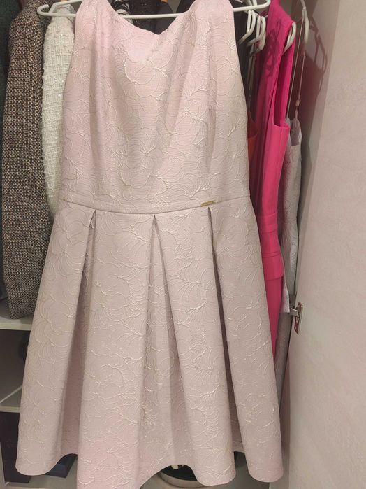 Дамски рокли и сака