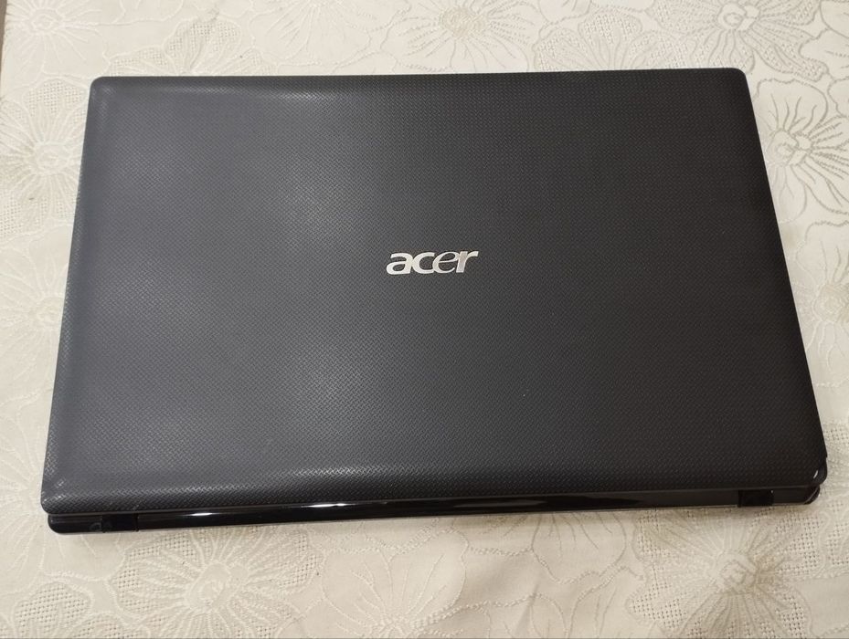 ASER notbook Sotiladi. Xotira 500 GB OZU-6 ZAaryat 20 minutga yetadi