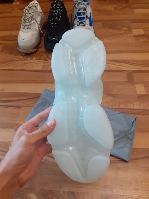 Balenciaga triple s clear white