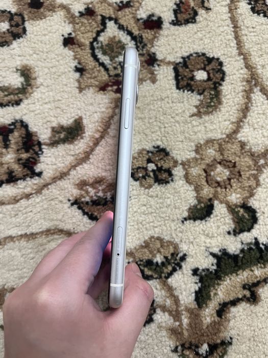 Айфон 11 в хорошем состоянии