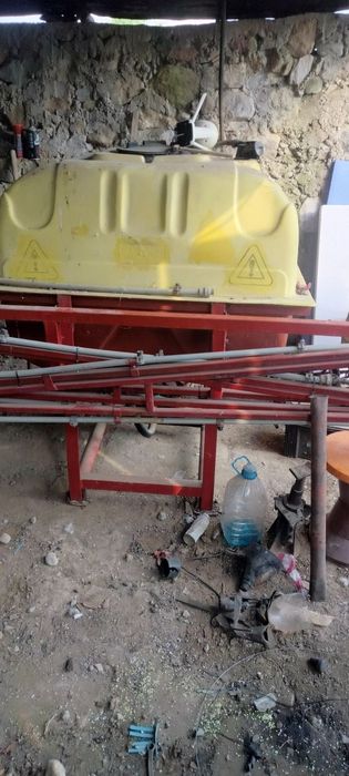 Пръскачка 12м и сеялка за трактор