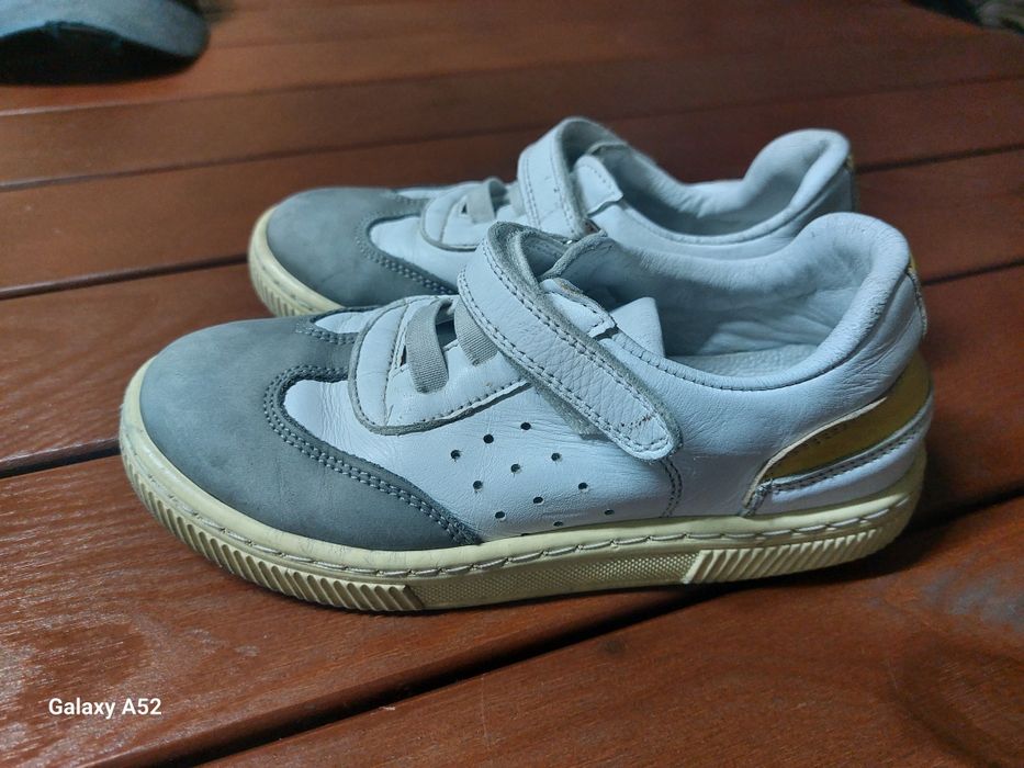 Продам кроссовки