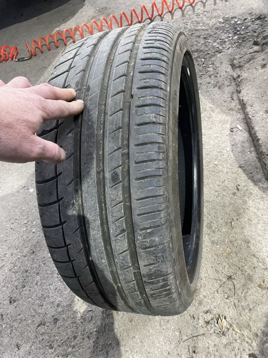 225/40/18 летни гуми перфектни