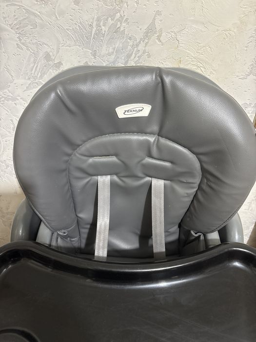 Детскии стол для кормления