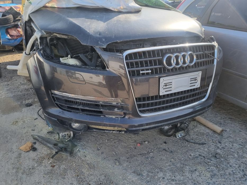 Предна броня за Audi Q7