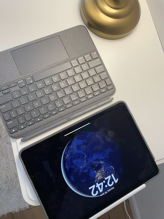 Ipad air 4, logitech combo touch + apple pencil 2