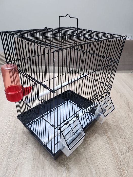 Клетка для птиц в отличном качестве