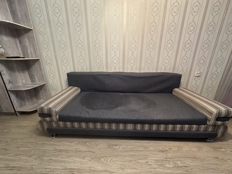 Отдам диван даром