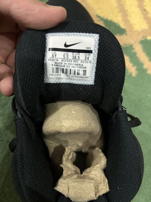 Оригинальные кроссовки NIKE Team Hustle