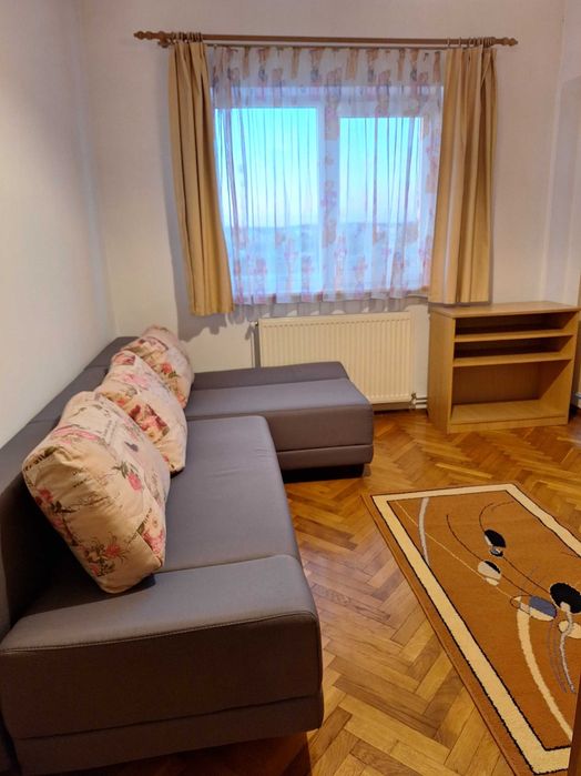 Inchiriere Apartament 4 camere, zona Strand 1 (zona liceul O. Ghibu)