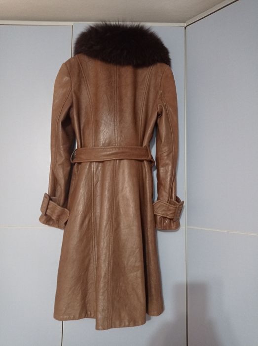 Продам кожаное пальто
