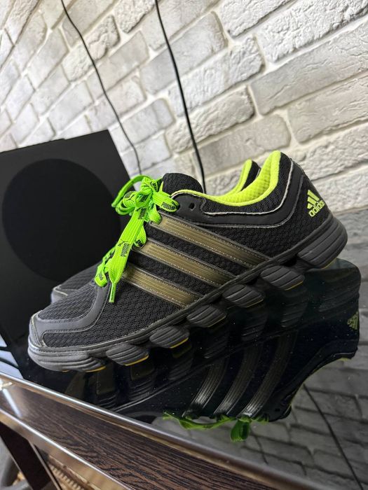Оригинальные кроссы adidas