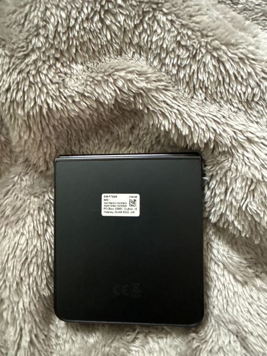 Galaxy Z Flip 7 Black Edition