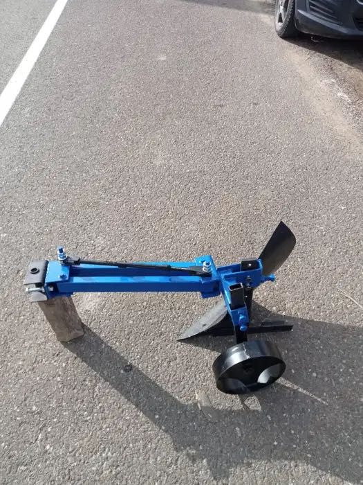 Plug reglabil pentru motocultor