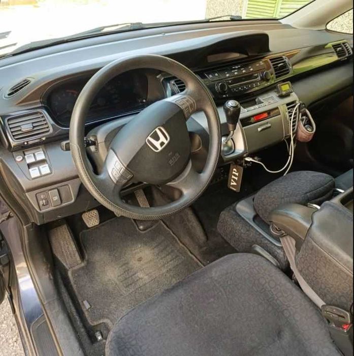 Honda FRV 2.2 CDTi - 6 местна