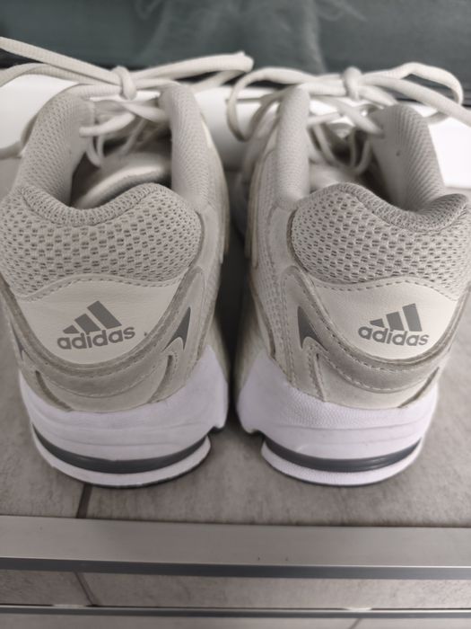 Adidas Спортни обувки 41 номер