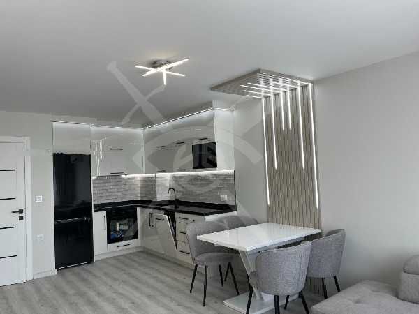 Продава се Двустаен апартамент в Пловдив, Христо Смирненски - 75 кв.м за 2400 €/кв.м - Снимка #1