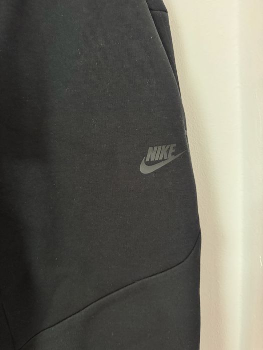 pantaloni nike tech