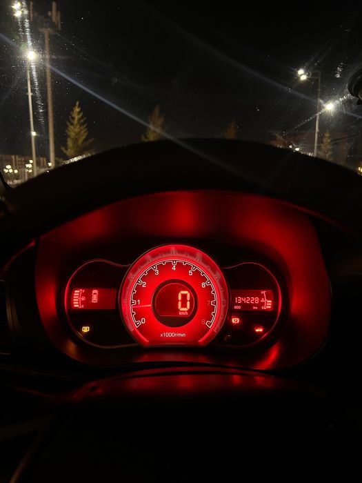 Продам машину Lifan x50