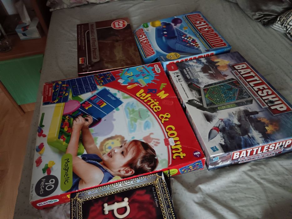 Jocuri interactive copii și un puzzle