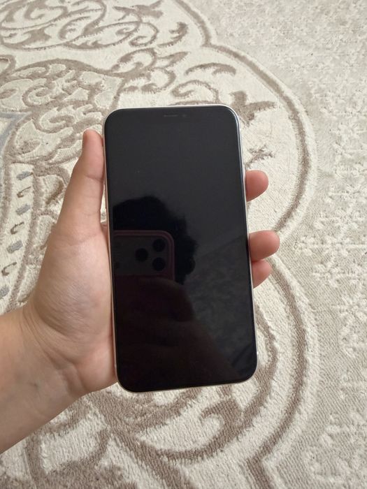 Продам айфон 11