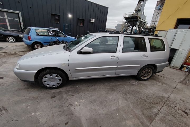Contact cu cheie Volkswagen VW Polo 2000 1.9 TDI MT (90 hp)