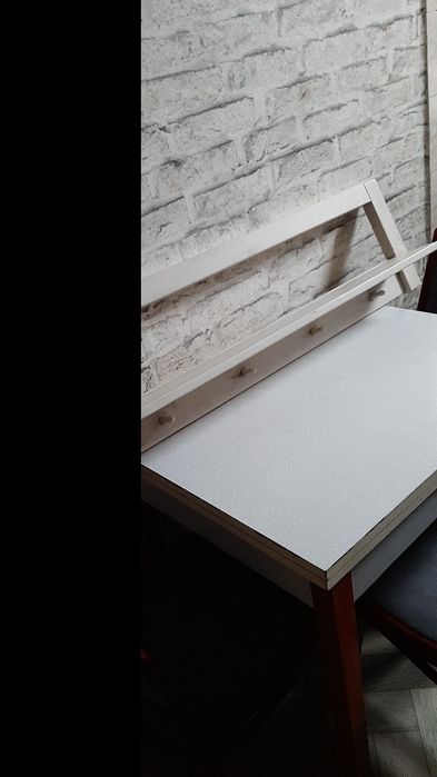 Продам вешалку дерево Nikos