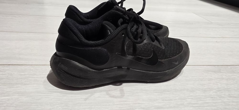 Маратонки найк детски черни Nike
