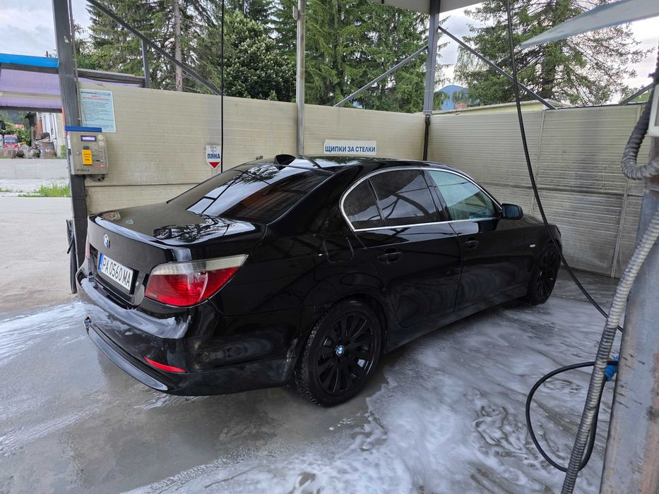 BMW E60 2005 година