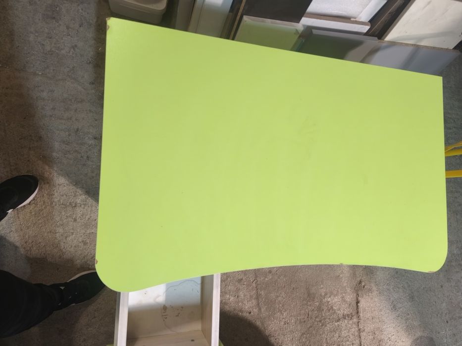 Компютърно бюро със стол