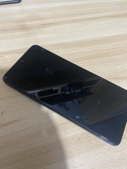 Продам телефон срочно