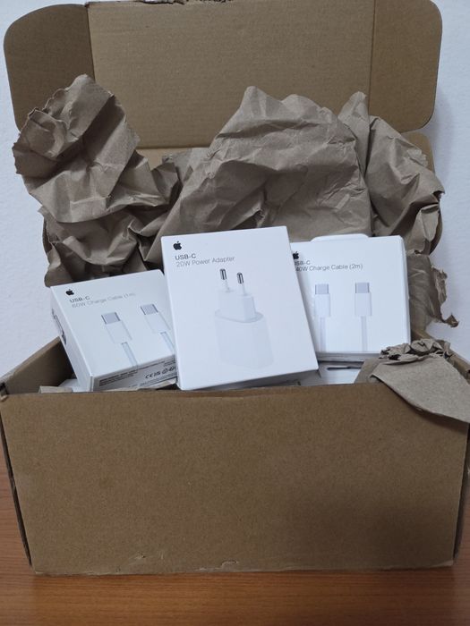 Incarcator Apple 20W si Cablu USB-C