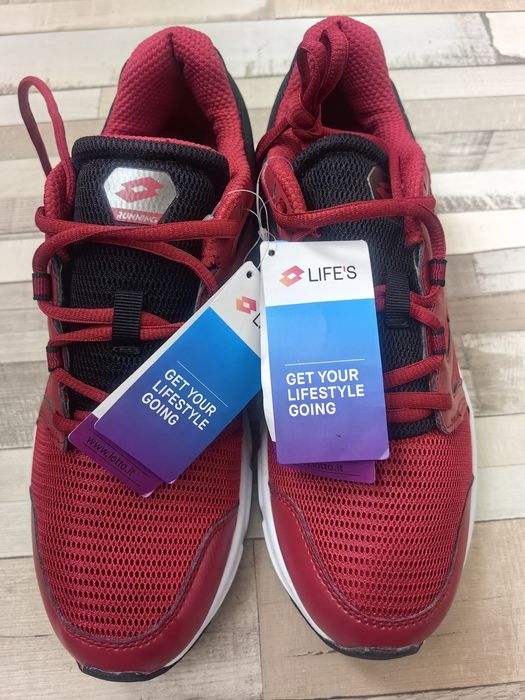 Маратонки нови 44 и 42 номер