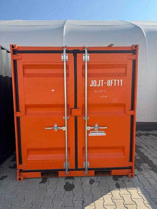 Container maritim 2,49x2,04x2,26 metri cu usa si geam pe lateral