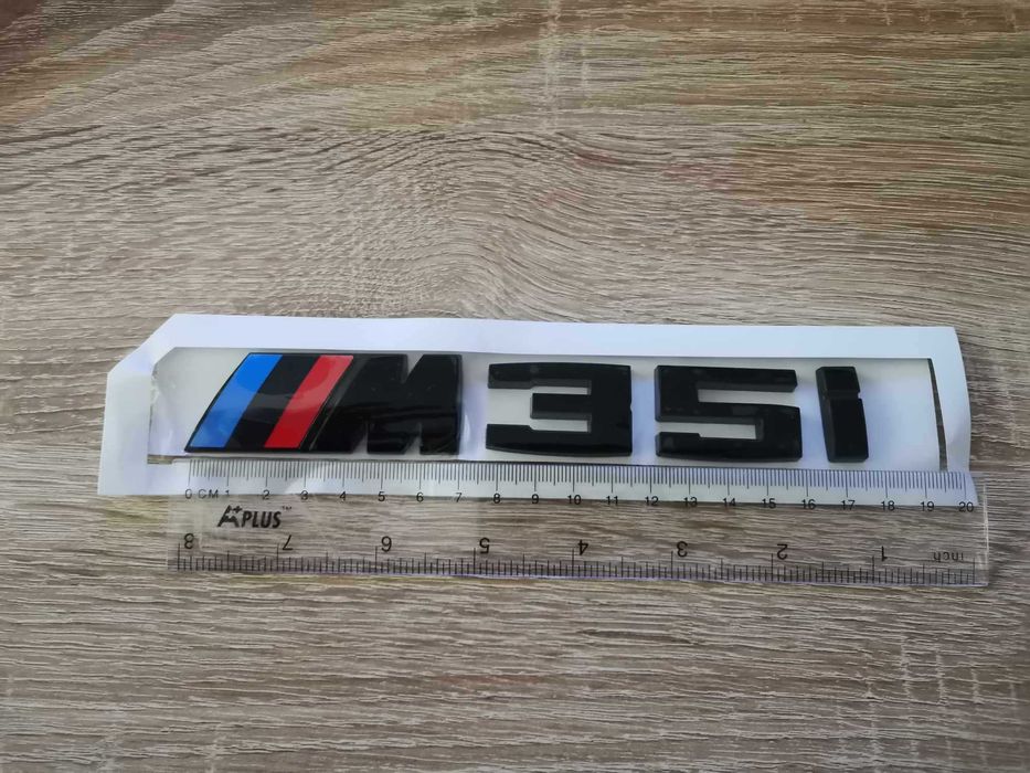 черна емблема БМВ М35и BMW M35i