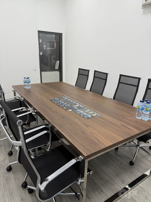 Ofis uchun tayyor mebel