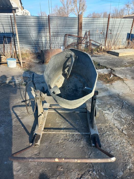 Продам бетономешалку.