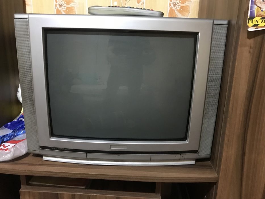 Цветен телевизор Санг