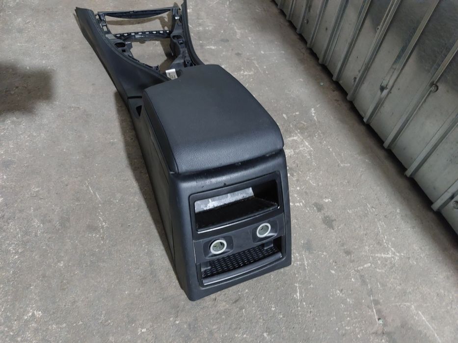 Cotiera consola centrala BMW E90 E91 E92 E93
