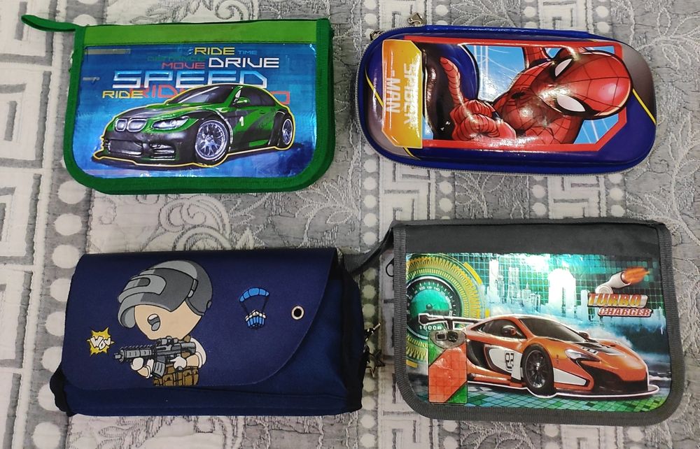 Продаютсяразные пеналы,в отличном состоянии.по 20 000 каждый.