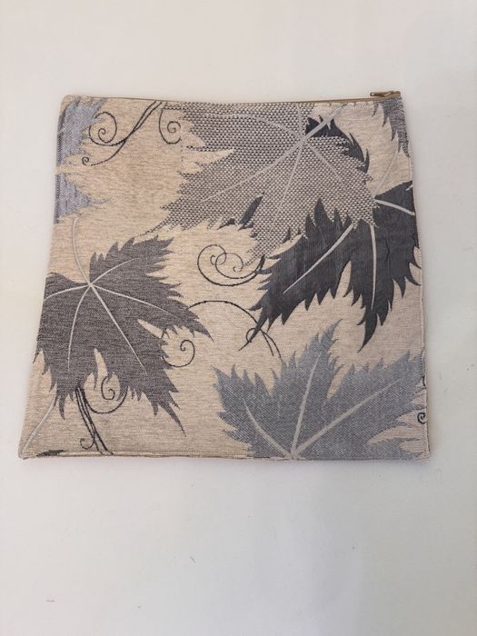 Продам чехлы новые на подушки