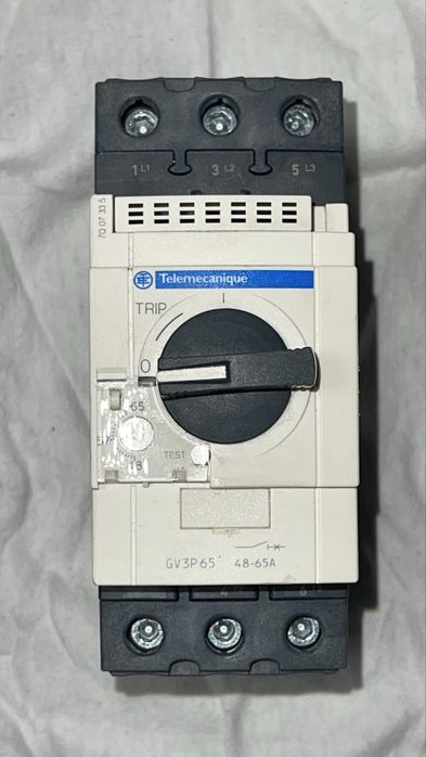 Трифазна моторна защита на Telemecanique (Schneider) GV3P65 48-65A.