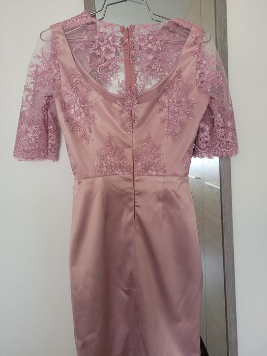 Rochie scurtă de ocazie