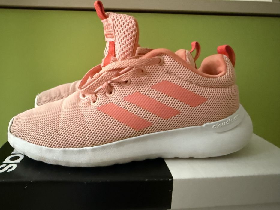 Маратонки adidas номер 34