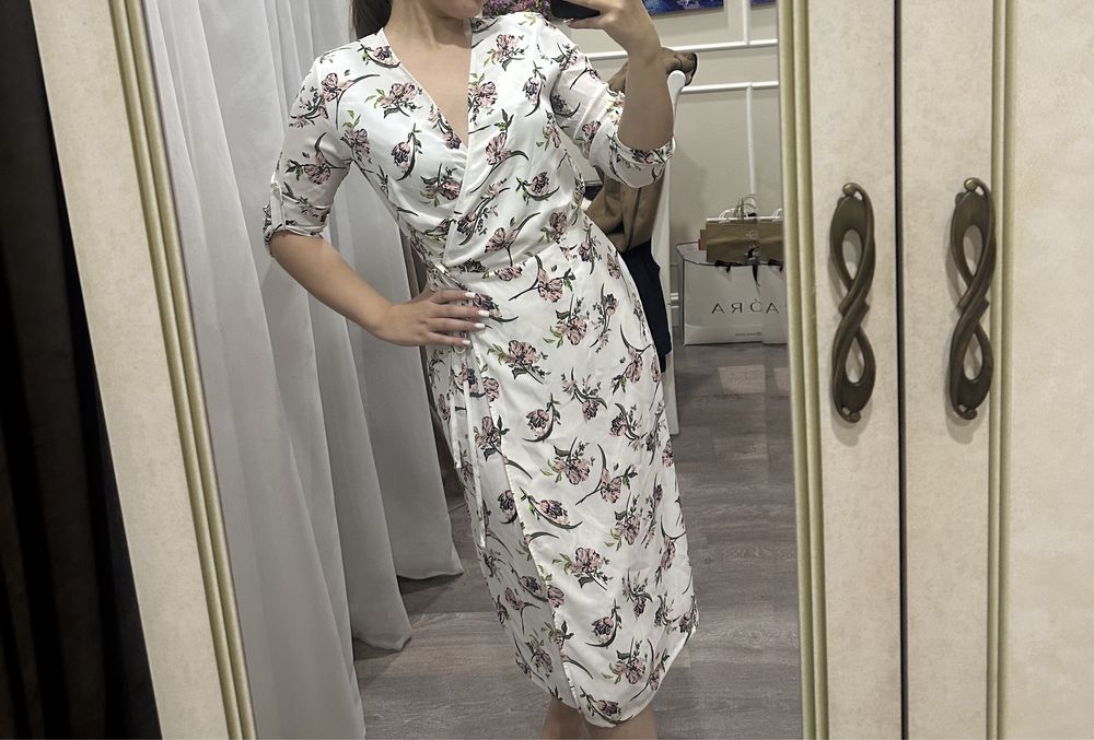 Красивое платье в цветочек