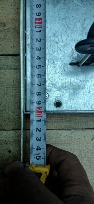 Замок дверной на выходнои дверь