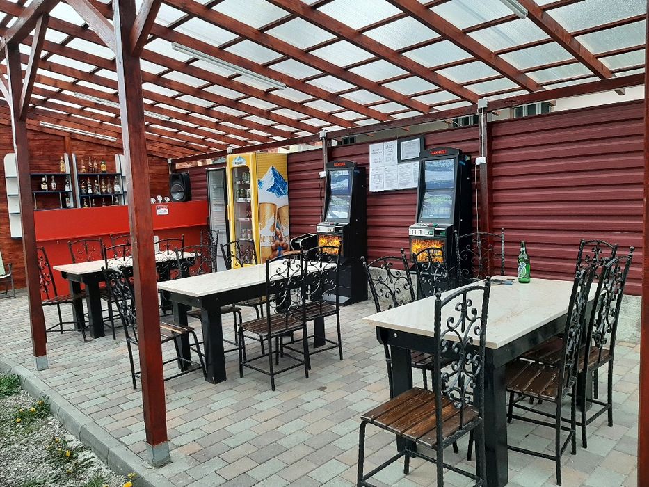 Casa, fostă moară,spatii de depozitare și magazin mixt.